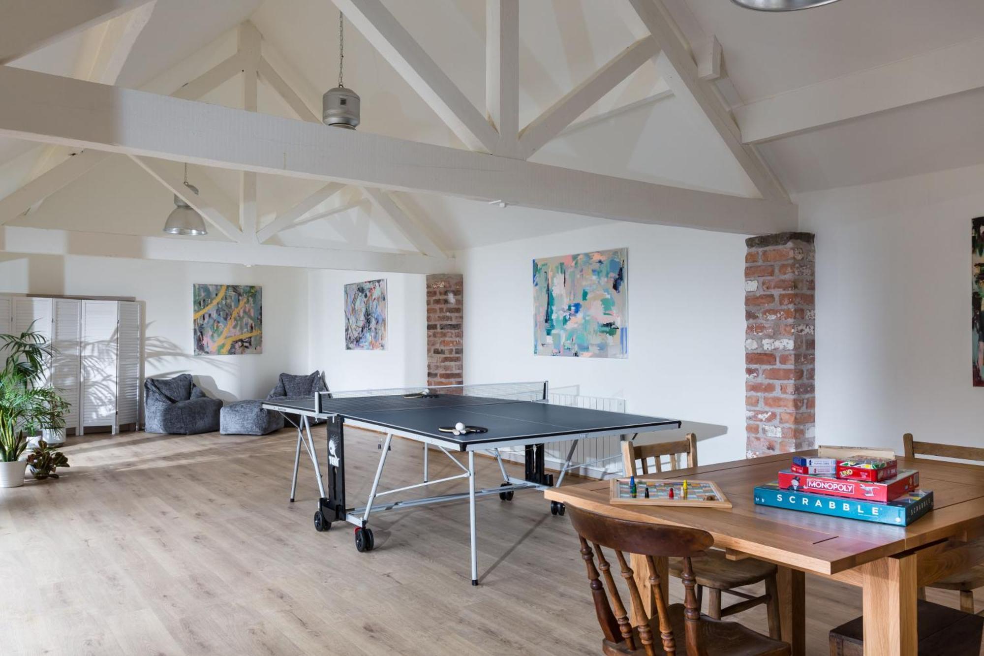 The Barn At Plas Ashpool Sleeps 8 Llandyrnog エクステリア 写真