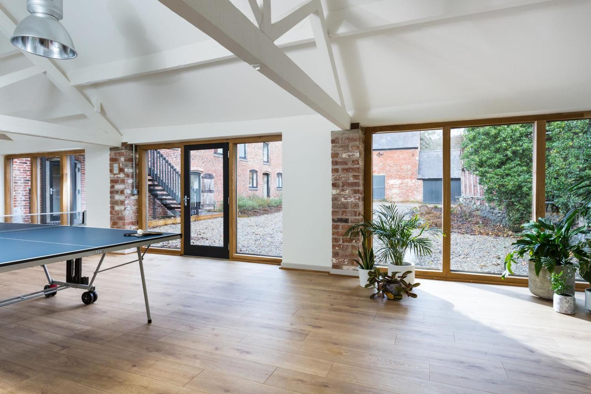 The Barn At Plas Ashpool Sleeps 8 Llandyrnog エクステリア 写真