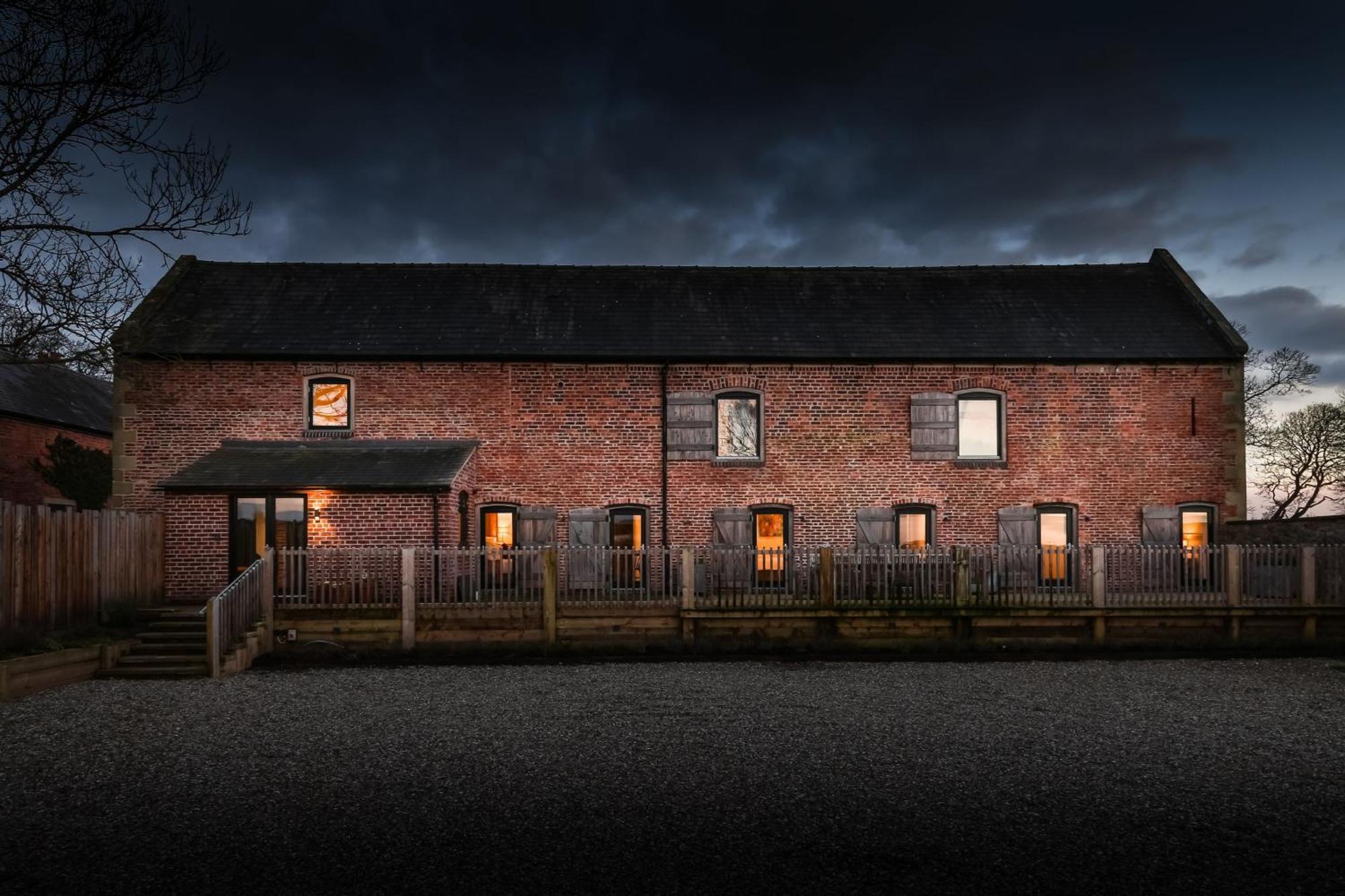 The Barn At Plas Ashpool Sleeps 8 Llandyrnog エクステリア 写真