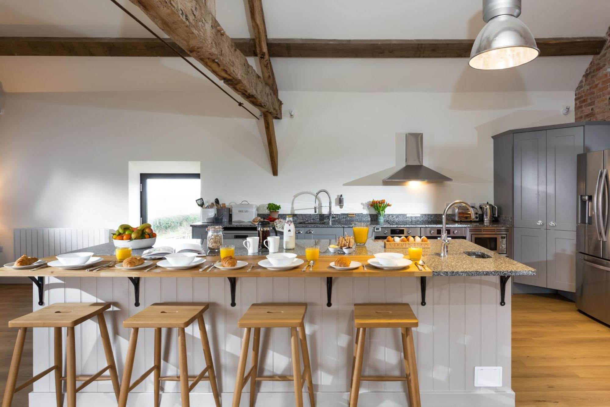 The Barn At Plas Ashpool Sleeps 8 Llandyrnog エクステリア 写真